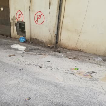 Şok Market Tadilat Sırasında Mahallemize Zarar Veriyor