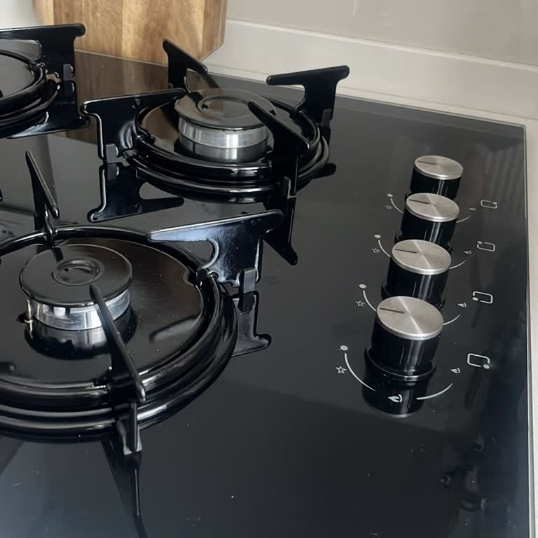 Kumtel Ankastre Ocak Yandıktan Sonra Hemen Kapanıyor.