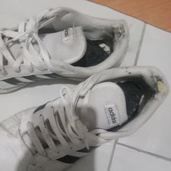 adidas Ayakkabı Yırtılmasından Dolayı Yapılan Şikayet