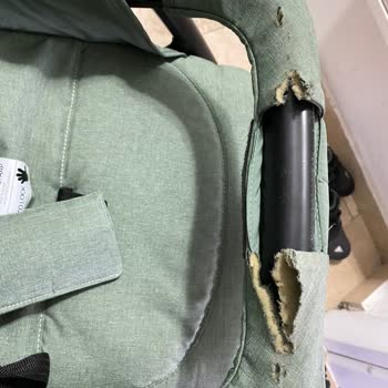 Ajet Havayolu Şirketi - Hasarlı Bebek Arabası