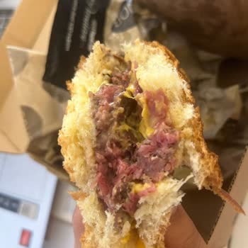 Snob Street Food - Çiğ Hamburger