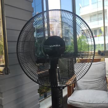 Luxell Kapı Gıcırtılı Ayaklı Vantilatör