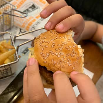 Ercan Burger Hizmet Ve Sunum