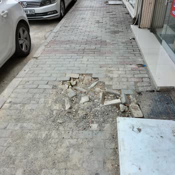 İzmir Konak Belediyesi Kaldırım Taşlarının Düzenlenmesi