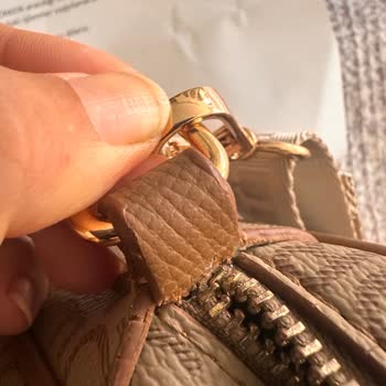 Benetton Marka Kol Çanta Askı Yeri Kopması