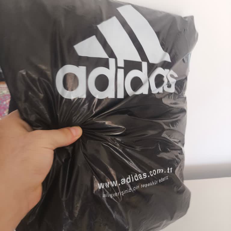Adidas Online Hatalı Gönderilen Ürün İadesi Sorunu