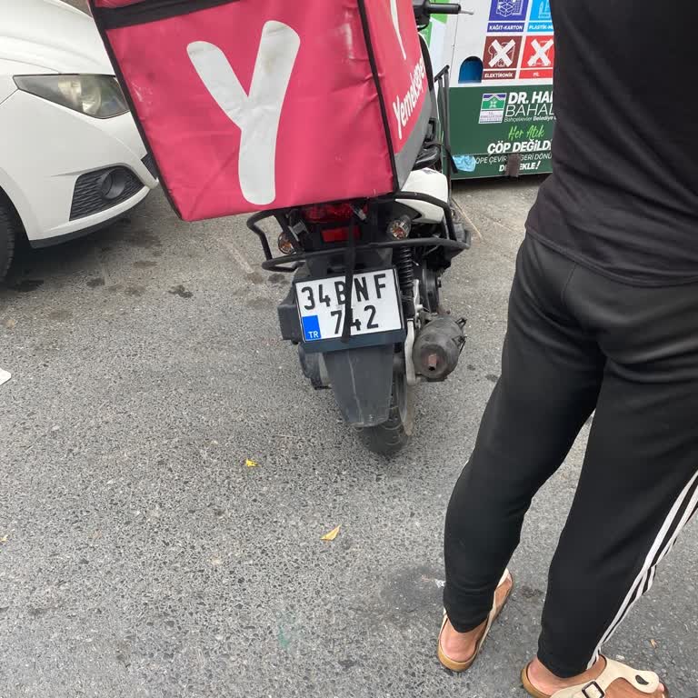 Yemeksepeti Ters Yönden Gelen Kurye Saldırısı