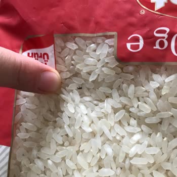 Migros Tat Baldo Pirinçten Canlı Böcek Var