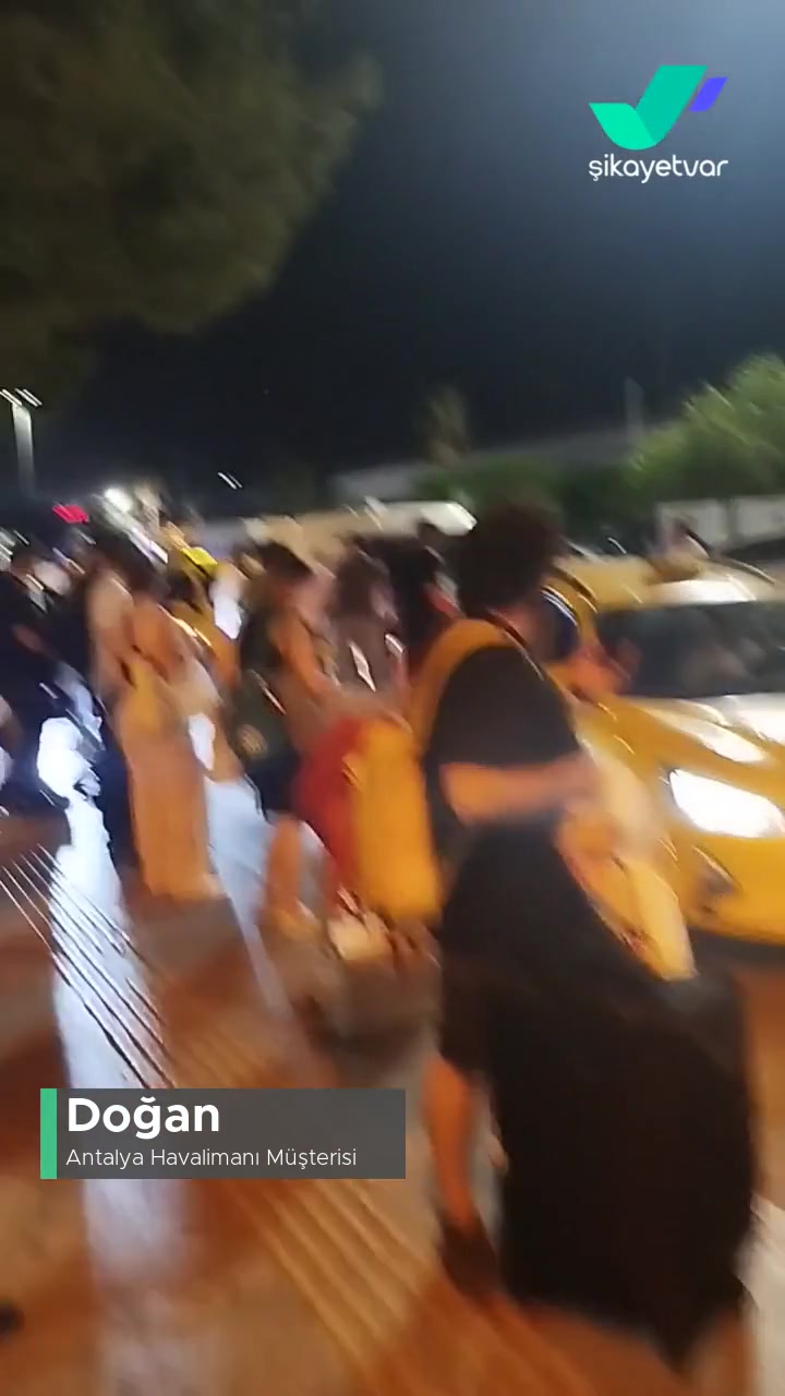 Antalya Havalimanı Geç Kalkan Araç! videonun kapak resmi