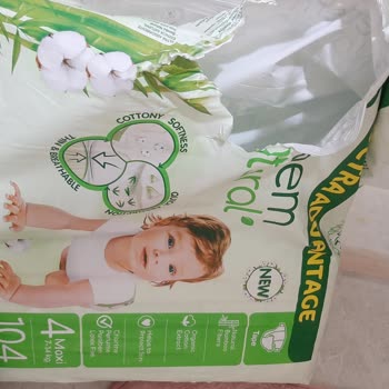 Bebem Natural Parçacıklar Ve Ciltteki Kabarmalar