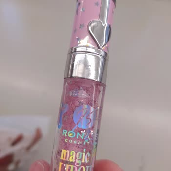 Ronassi Cosmetic Sağlıksız Ürün: Lip Gloss Acı Biber Gibi Yanıyor!