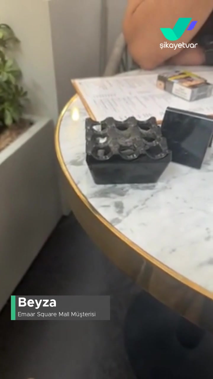 Emaar Square Mall  Sigara İçilebilir Alanda Çifte Standart videonun kapak resmi