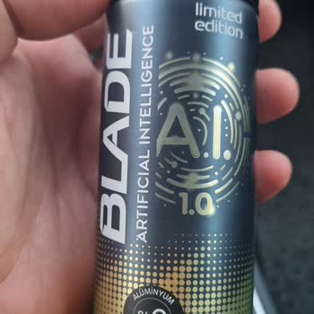 Blade Parfüm Blade Deodorant Leke Bırakmaz Denilen Deodorantın Leke Bırakması
