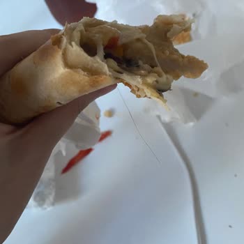 Domino's Pizza Dürümos Pizzadan Kadın Saçı Çıktı