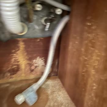 Bosch Yetkili Servisi Şikayetçiyim.