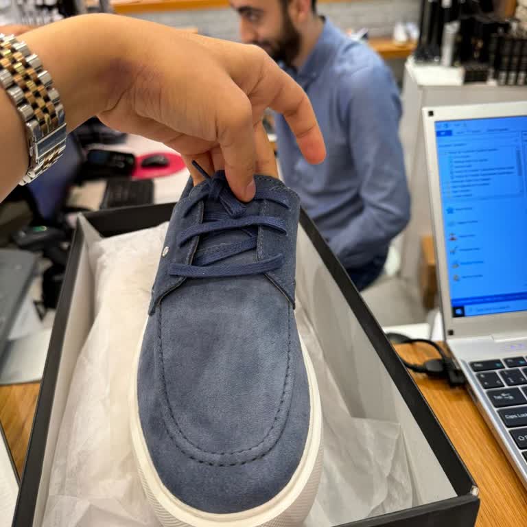 Elle Ayakkabı Elle Beni Mağdur Etti