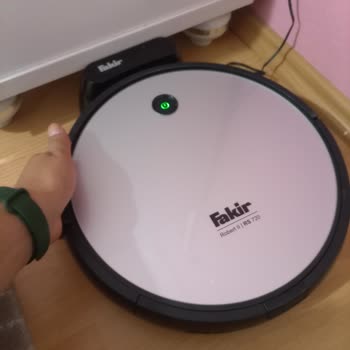 Fakir Ev Aletleri Robot Süpürge Çalışmıyor, Şarjdan Çıkıyor!