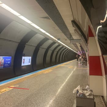Metro İstanbul Vezneciler Metro Asansörü Çalışmıyor Klimalar Çalışmıyor