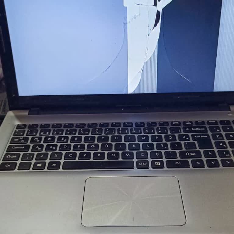 Yurtiçi Kargo Laptop Ekranı Kırık Olarak Gönderdi