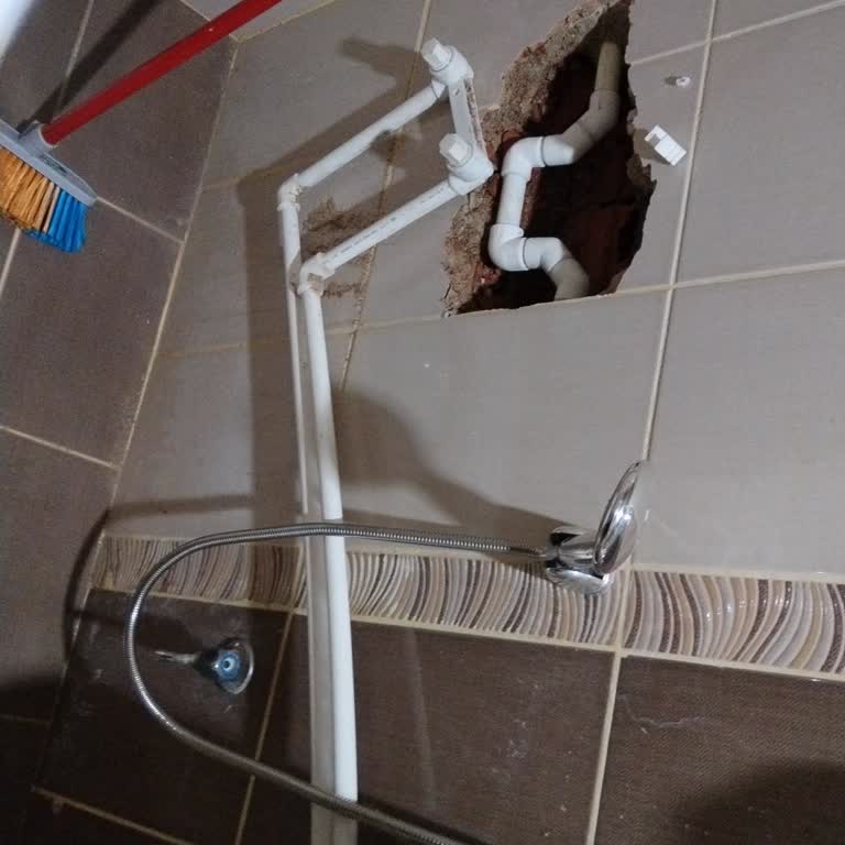 Kayabaşı Tesisat Yarım Tamir Parçalanmış Fayans Kırılmış Boru Takılmamış Batarya!