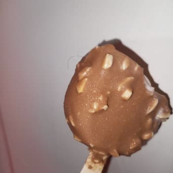 Magnum Bademli Dondurmada Kıl Çıkması