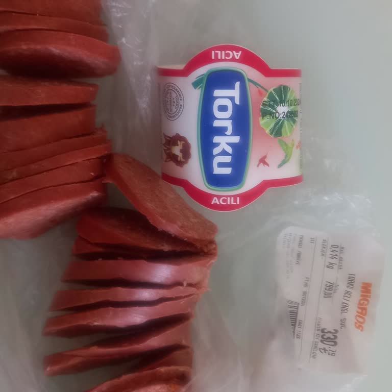 Torku Sucuğun İçinden Sarı Kemikler Çıktı