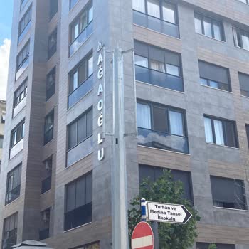 Ulaştırma ve Altyapı Bakanlığı Apartmanımıza Çok Yakın Mesafede Mevzuatlara Aykırı Baz İstasyonu