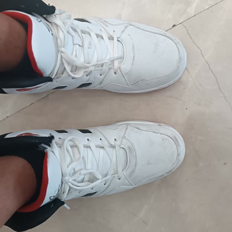 FLO Ayakkabı Hatalı Ürünün Arkasında Durmamak