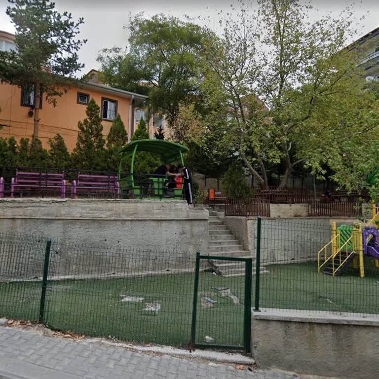 Mamak Belediyesi Mahalle Parkındaki Oturma Alanlarının Kaldırılması Talebi