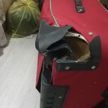 Ajet Kırık Valiz Teslimi