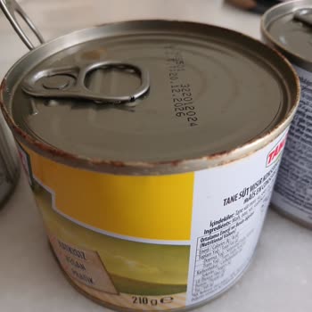 Tamek Mısır Konservesi Paslı