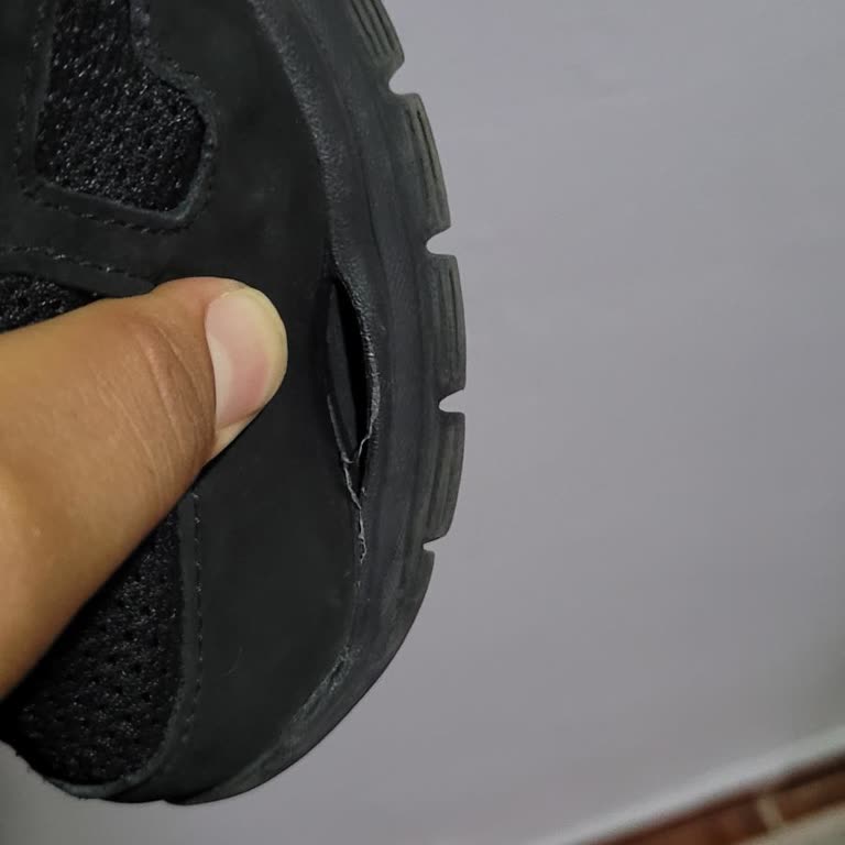 Anpa Gross Market Ayakkabı Hemen Yırtıldı!