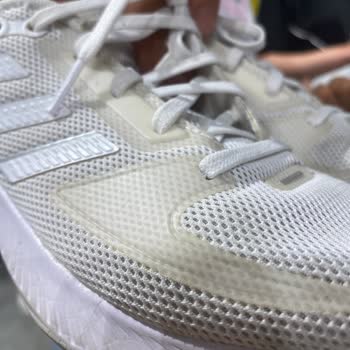 Adidas Marka Ayakkabıda Renk Atması Delinme Sonrası Gelen Red Cevabı