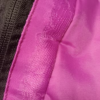Kaan Yüzme Mad Wave Yüzme Sporcu Çantası Deliniyor.