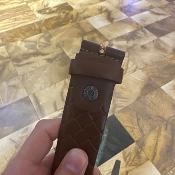 Derimod Kemer Demiri Durduğu Yerde Parçalandı