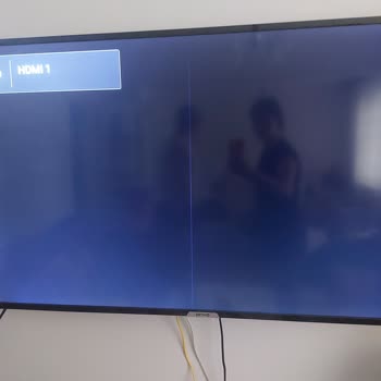 Onvo Televizyonun Ekranının Ortasında Durduk Yere Çizgi Oluştu
