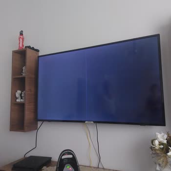 Onvo Televizyonun Ekranının Ortasında Durduk Yere Çizgi Oluştu