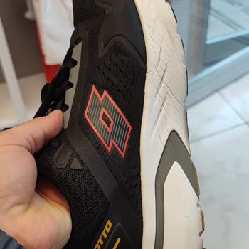 Lotto FLO Ayakkabıda Kalite Sorunu Ve İlgisizlik