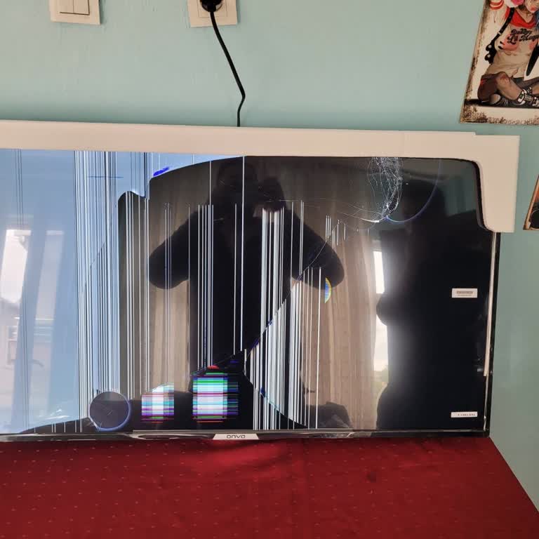 PTT Kargo Epttavm Kırık TV