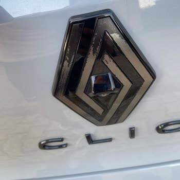 Renault Kusurlu Araç Teslim Etti
