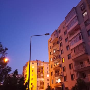 Aylardır Gediz Elektrik İn Yapmadığı Sokak Aydınlatma Si