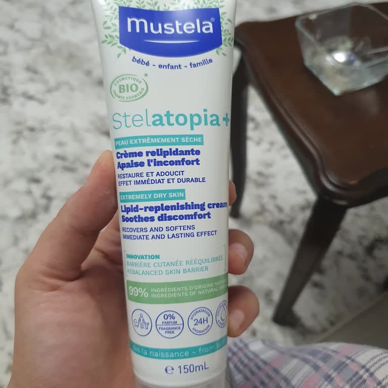 Mustela Bebeğimin Poposunda Beyaz Sivilceler