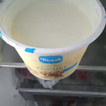 Birşah Büyük Market Zincirinde Bozuk Yoğurt Satıyorlar