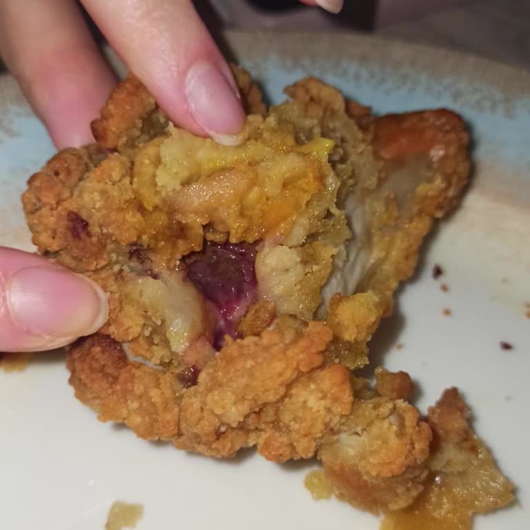 Keskinoğlu Tavuk Pişmesine Rağmen Kanlı Ve Pıhtılı