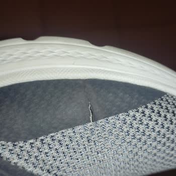 Skechers Ayakkabı 4 Saatlik Kullanımda Yırtılma