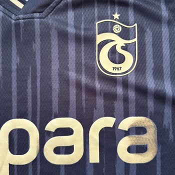 TS Club Trabzonspor Yeni Sezon Siyah Forma Papara Yazısı Akıyor.