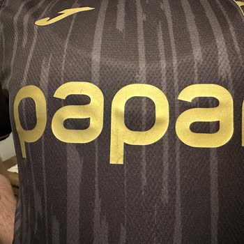 TS Club Trabzonspor Yeni Sezon Siyah Forma Papara Yazısı Akıyor.