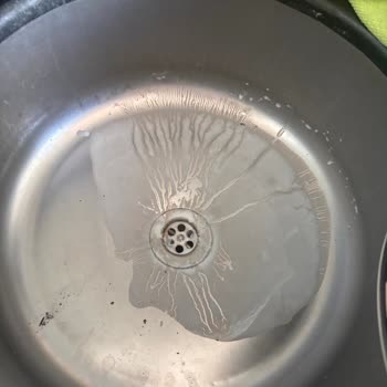 Bozuk Sütaş Ayranı: Paramız Çöpe Gitti!