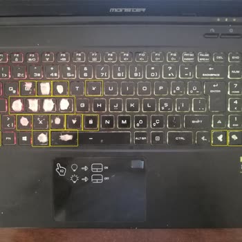 Monster Notebook Klavye Tuşlarının Silinmesi