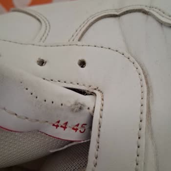 FLO Ayakkabı Ayakkabı Ön Kısmı Üretici Hatası